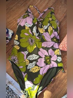 Aerie one piece size large